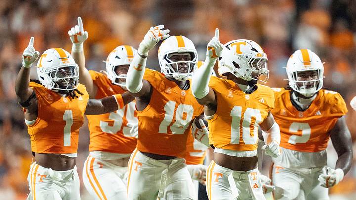 Sep 19, 2026; Knoxville, Tennessee, USA; The Tennessee defense celebrates after Tennessee defensive lineman Tyree Weathersby (18) recovered a Kennesaw Sate fumble during a college football game on Sept. 19, 2026, in Knoxville, Tennessee. Mandatory Credit: Saul Young/News Sentinel-USA TODAY NETWORK via Imagn Images Sep 19, 2026; Knoxville, Tennessee, USA; The Tennessee defense celebrates after Tennessee defensive lineman Tyree Weathersby (18) recovered a Kennesaw Sate fumble during a college football game on Sept. 19, 2026, in Knoxville, Tennessee. Mandatory Credit: Saul Young/News Sentinel-USA TODAY NETWORK via Imagn Images