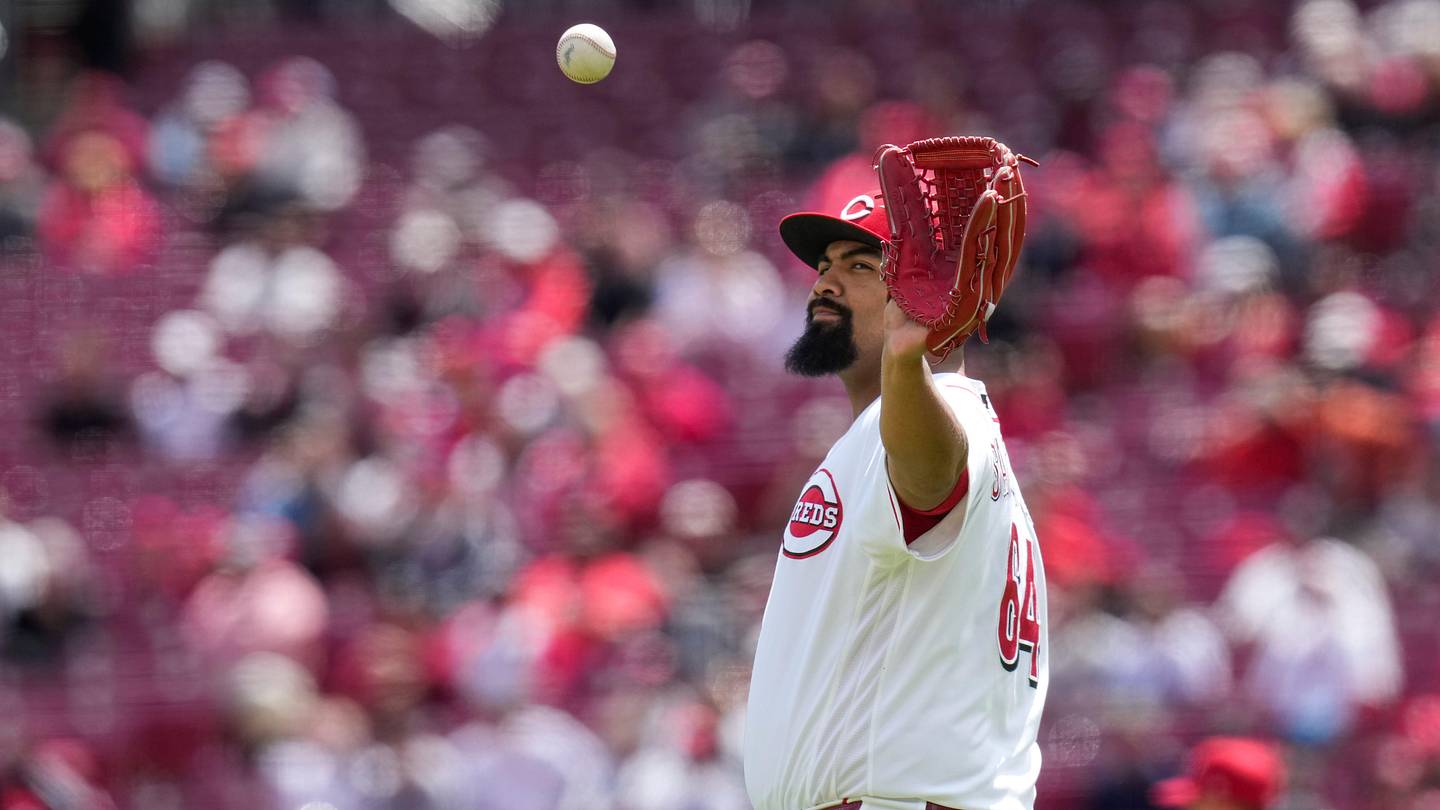 The Cincinnati Reds Suddenly Have a Tony Santillan Problem
