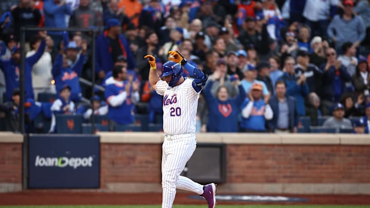 Oct 18, 2024; New York City, New York, USA; New York Mets first baseman Pete Alonso (20) celebrates his three run home run during the first inning against the Los Angeles Dodgers during game five of the NLCS for the 2024 MLB playoffs at Citi Field. Mandatory Credit: Vincent Carchietta-Imagn Images Oct 18, 2024; New York City, New York, USA; New York Mets first baseman Pete Alonso (20) celebrates his three run home run during the first inning against the Los Angeles Dodgers during game five of the NLCS for the 2024 MLB playoffs at Citi Field. Mandatory Credit: Vincent Carchietta-Imagn Images