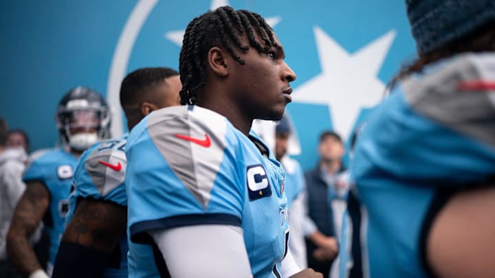 Tennessee Titans quarterback Cam Ward (1) heads out to face the Los Angeles Chargers at Nissan Stadium in Nashville, Tenn., Sunday, Nov. 2, 2025.