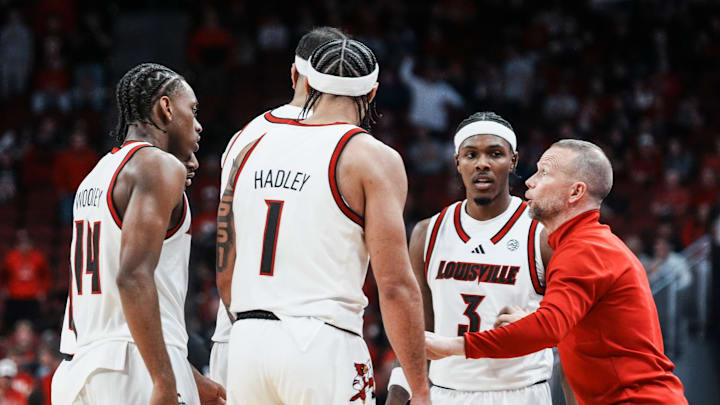 Louisville Cardinals men's basketball coach Pat Kelsey talks to his team during the exhibition game against Kansas at the KFC Yum! Center in Louisville, Kentucky Friday, October 24, 2025. Louisville Cardinals men's basketball coach Pat Kelsey talks to his team during the exhibition game against Kansas at the KFC Yum! Center in Louisville, Kentucky Friday, October 24, 2025.