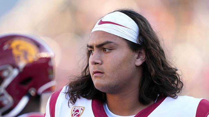 Oct 28, 2023; Berkeley, California, USA; USC Trojans offensive lineman Elijah Paige (72) during halftime against the California Golden Bears at California Memorial Stadium. Mandatory Credit: Darren Yamashita-Imagn Images Oct 28, 2023; Berkeley, California, USA; USC Trojans offensive lineman Elijah Paige (72) during halftime against the California Golden Bears at California Memorial Stadium. Mandatory Credit: Darren Yamashita-Imagn Images
