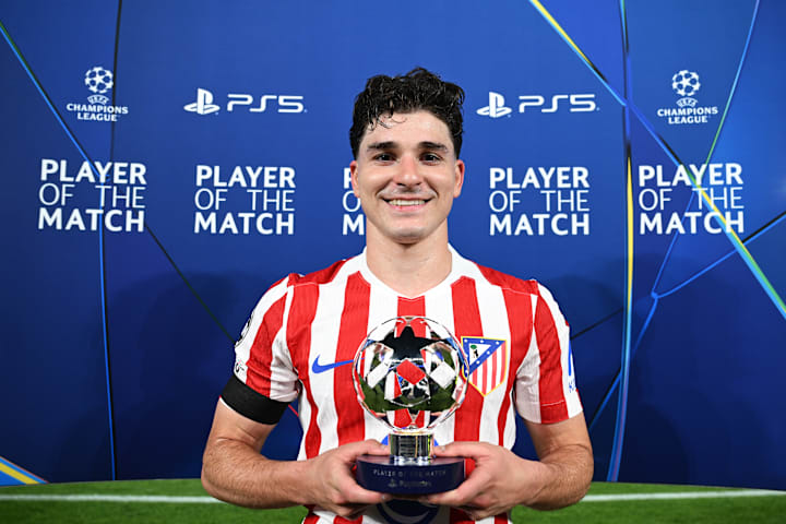 胡利安·阿尔瓦雷斯