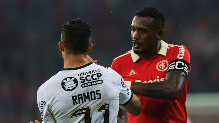 Suposta injúria racial envolvendo Edenilson e Rafael Ramos está sob investigação