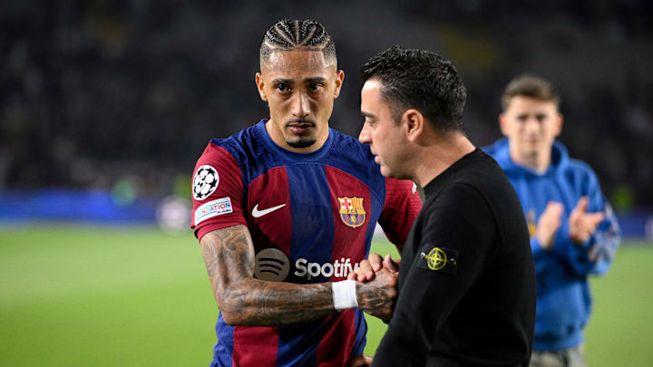 Raphinha não teve bons momentos com Xavi no comando do Barcelona