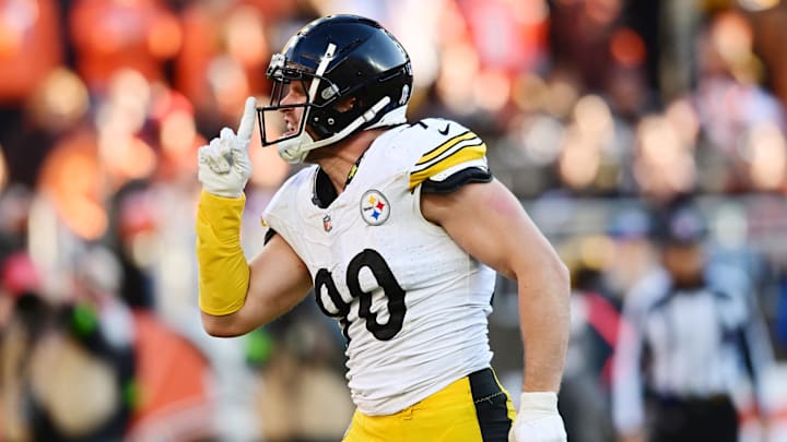 Pittsburgh Steelers linebacker T.J. Watt (90)