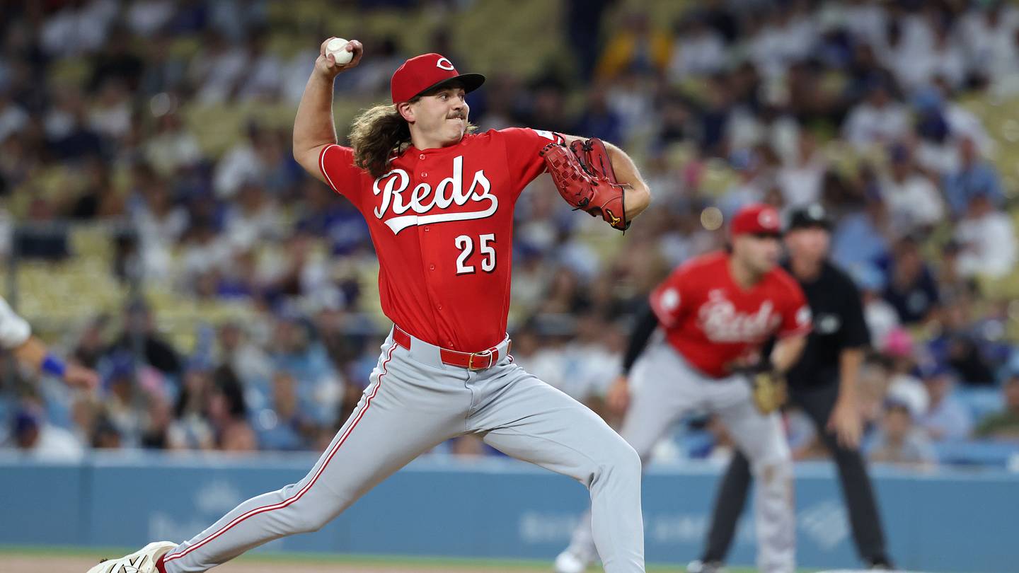 Cincinnati Reds Clobbered By Los Angeles Dodgers in Series Finale, Lose 11th Straight Game in Dodger Stadium