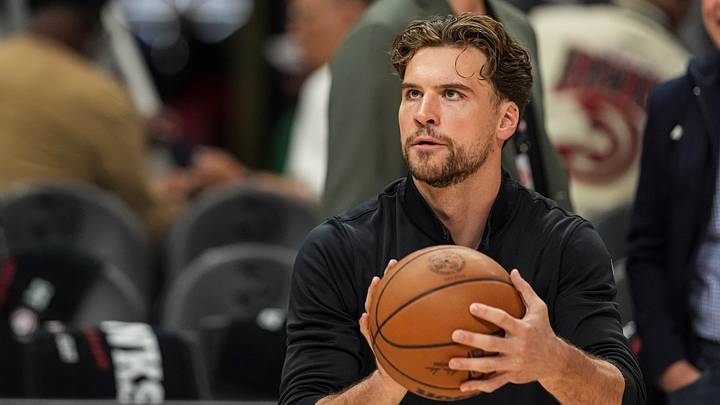 Apr 25, 2026; Atlanta, Georgia, USA; Atlanta Hawks forward Corey Kispert (24) warms up prior to the game against the New York Knicks for game four of the first round of the 2026 NBA Playoffs at State Farm Arena. Mandatory Credit: Dale Zanine-Imagn Images Apr 25, 2026; Atlanta, Georgia, USA; Atlanta Hawks forward Corey Kispert (24) warms up prior to the game against the New York Knicks for game four of the first round of the 2026 NBA Playoffs at State Farm Arena. Mandatory Credit: Dale Zanine-Imagn Images