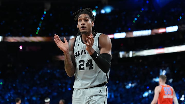 Devin Vassell and the Spurs are home underdogs against the Thunder.