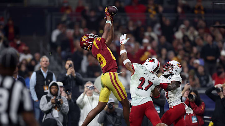 DIRECTV Holiday Bowl - Louisville v USC