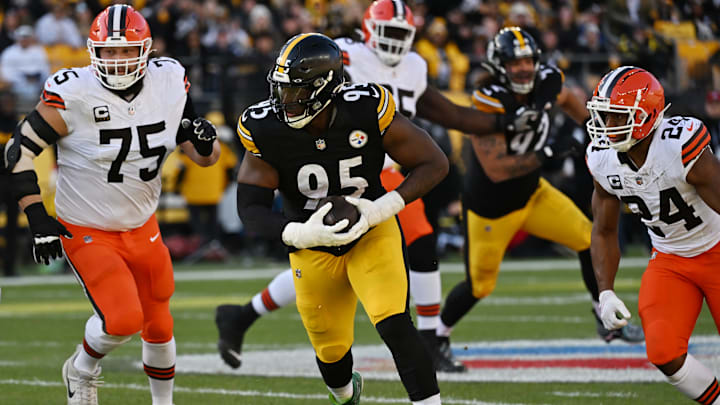 Cleveland Browns v Pittsburgh Steelers