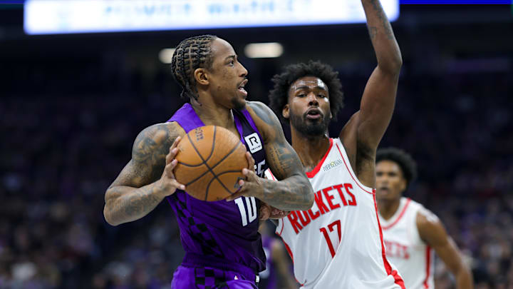 Dec 3, 2024; Sacramento, California, USA; Sacramento Kings forward DeMar DeRozan (10) drives to the basket against Houston Rockets forward Tari Eason (17) during the second quarter at Golden 1 Center. Mandatory Credit: Sergio Estrada-Imagn Images Dec 3, 2024; Sacramento, California, USA; Sacramento Kings forward DeMar DeRozan (10) drives to the basket against Houston Rockets forward Tari Eason (17) during the second quarter at Golden 1 Center. Mandatory Credit: Sergio Estrada-Imagn Images
