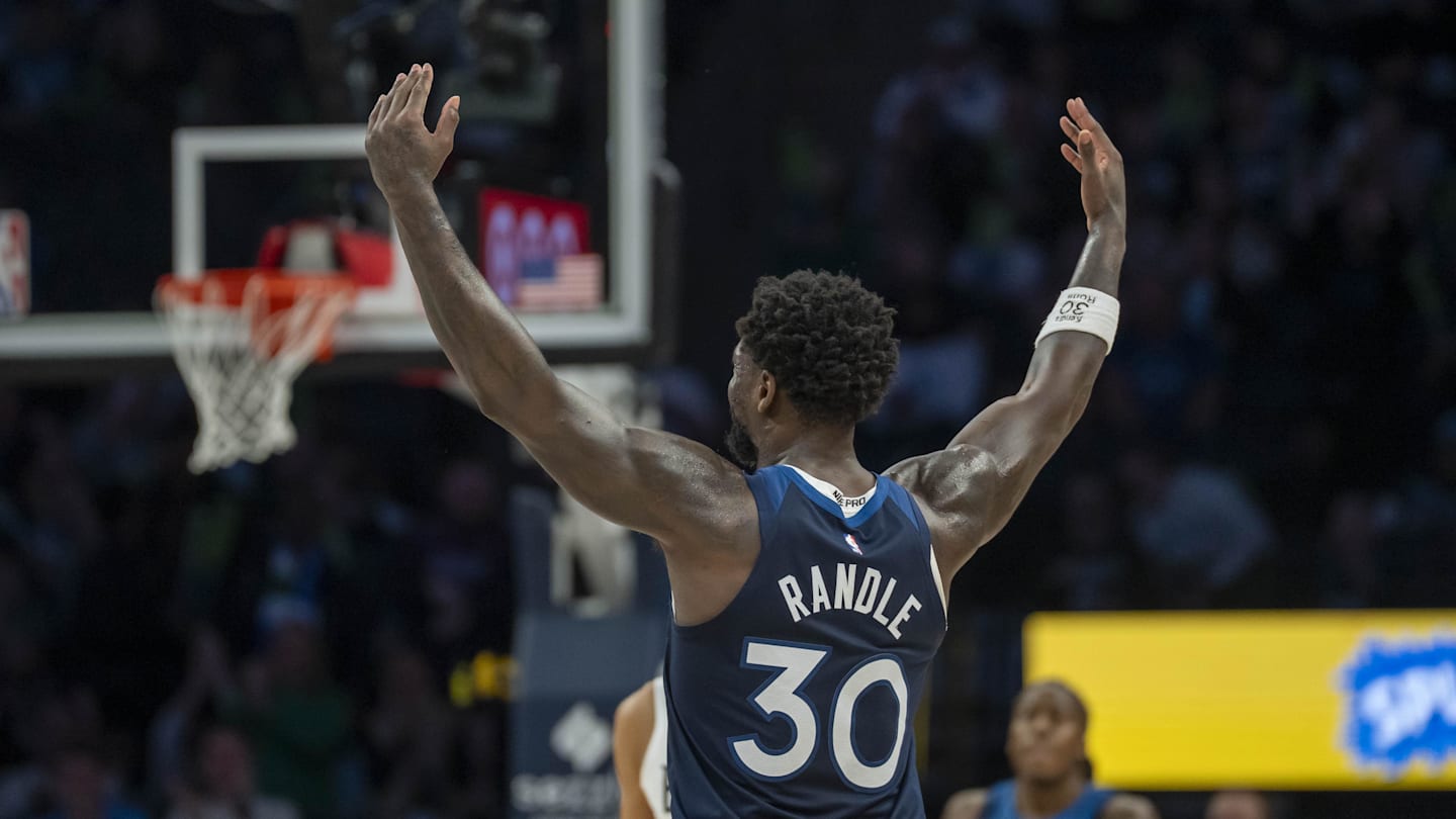 Wolves Cruise Into the All-Star Break With Dominant Win Over Portland