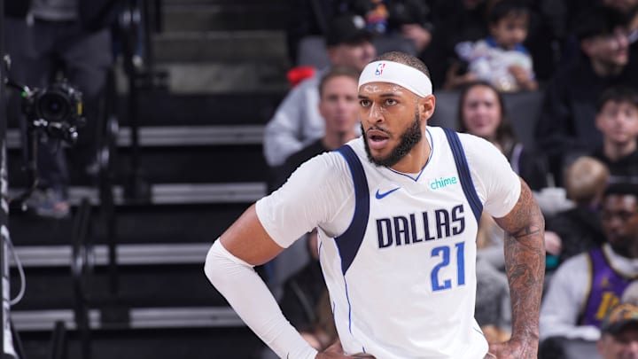 Dallas Mavericks v Sacramento Kings