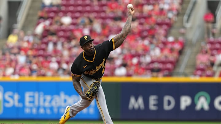 Aroldis Chapman signs surprising $10.75 million contract with Red Sox in free agency