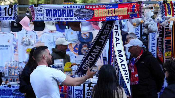 Real Madrid vs FC Barcelona - La Liga Real Madrid vs FC Barcelona - La Liga