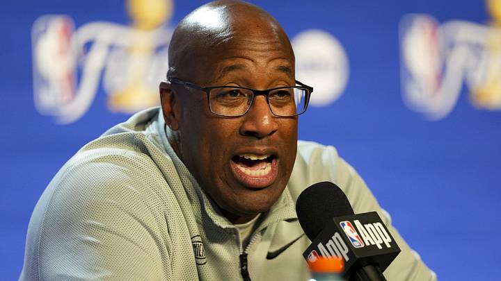 New York Knicks head coach Mike Brown New York Knicks head coach Mike Brown