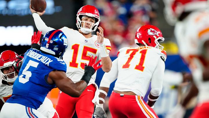 Mahomes Explains Chiefs' Strategy on Critical Fourth-Quarter Pass