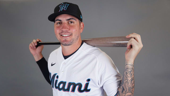 The Braves add more infield depth on a minor league deal