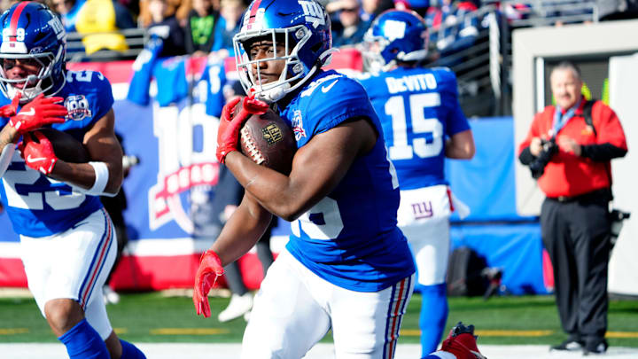 New York Giants running back Devin Singletary (26) and New York Giants running back Tyrone Tracy Jr. (29) prepare for the game, Sunday, December 8, 2024, in East Rutherford. New York Giants running back Devin Singletary (26) and New York Giants running back Tyrone Tracy Jr. (29) prepare for the game, Sunday, December 8, 2024, in East Rutherford.