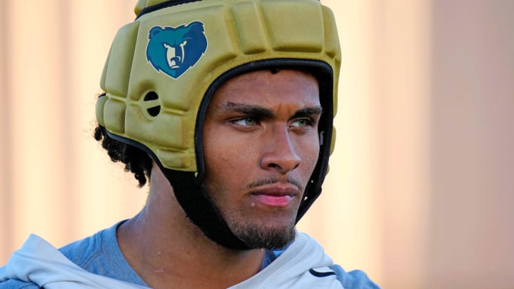 Basha (Arizona) edge rusher Darian “Bleu” Dantzler has trimmed his college list to four. Basha (Arizona) edge rusher Darian “Bleu” Dantzler has trimmed his college list to four.