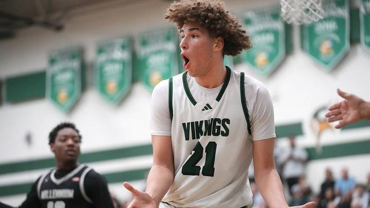 Sunnyslope Vikings forward Darius Wabbington (21) reacts towards the referee during their game against the Millennium Tigers at Sunnyslope High School on Jan. 21, 2026.