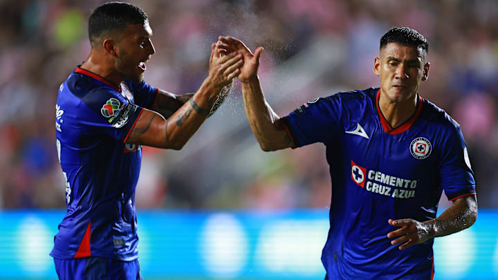 Jugadores de Cruz Azul celebran un gol. Jugadores de Cruz Azul celebran un gol.