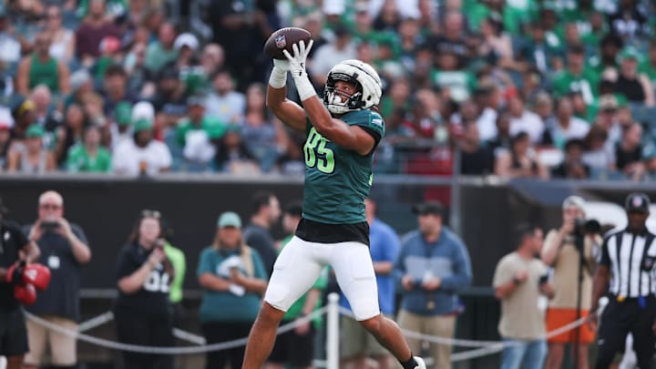 Philadelphia Eagles tight end Albert Okwuegbunam Jr. (85) catches the ball during a training camp practice.