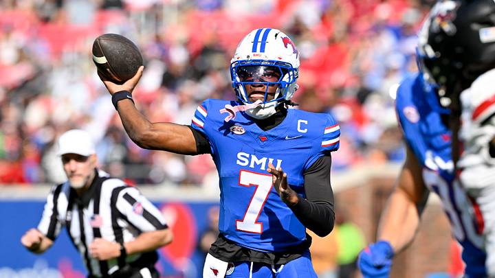 Nov 22, 2025; Dallas, Texas, USA; SMU Mustangs quarterback Kevin Jennings (7) throws the ball during the game between the Mustangs and the Cardinals at Gerald J. Ford Stadium. Mandatory Credit: Jerome Miron-Imagn Images Nov 22, 2025; Dallas, Texas, USA; SMU Mustangs quarterback Kevin Jennings (7) throws the ball during the game between the Mustangs and the Cardinals at Gerald J. Ford Stadium. Mandatory Credit: Jerome Miron-Imagn Images
