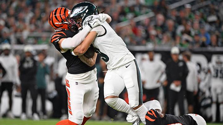 Aug 28, 2026; Philadelphia, Pennsylvania, USA; Cincinnati Bengals linebacker Swayze Bozeman (47) and linebacker Shaka Heyward (50) tackle Philadelphia Eagles wide receiver Makai Lemon (9) during the first half at Lincoln Financial Field. Aug 28, 2026; Philadelphia, Pennsylvania, USA; Cincinnati Bengals linebacker Swayze Bozeman (47) and linebacker Shaka Heyward (50) tackle Philadelphia Eagles wide receiver Makai Lemon (9) during the first half at Lincoln Financial Field.