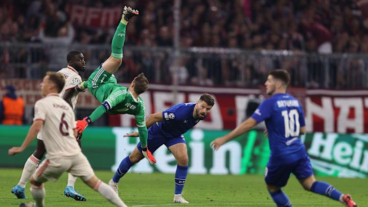 Manuel Neuer musste zur Pause raus Manuel Neuer musste zur Pause raus