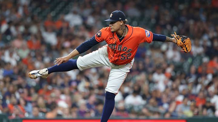Houston Astros pitcher Bryan Abreu (52) delivers a pitch during the seventh inning against the Arizona Diamondbacks at Daikin Park. Mandatory Credit: Troy Taormina-Imagn Images Houston Astros pitcher Bryan Abreu (52) delivers a pitch during the seventh inning against the Arizona Diamondbacks at Daikin Park. Mandatory Credit: Troy Taormina-Imagn Images