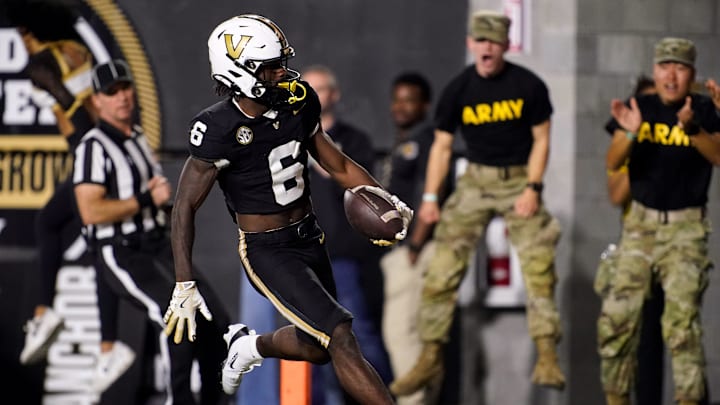 Vanderbilt wide receiver Tre Richardson (6) receives a pass to bring in a touchdown against Auburn during the third quarter at FirstBank Stadium in Nashville, Tenn., Saturday, Nov. 8, 2025.