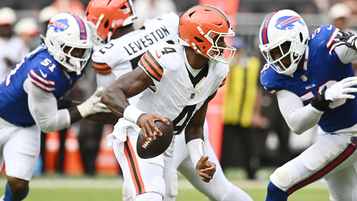 Deshaun Watson’s Reaction to Fans Booing Him Likely Leaves Browns With Two Choices
