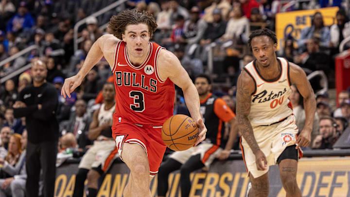 Nov 18, 2024; Detroit, Michigan, USA; Chicago Bulls guard Josh Giddey (3) steal the ball and drives to the basket against the Detroit Pistons during the second half at Little Caesars Arena. Mandatory Credit: David Reginek-Imagn Images Nov 18, 2024; Detroit, Michigan, USA; Chicago Bulls guard Josh Giddey (3) steal the ball and drives to the basket against the Detroit Pistons during the second half at Little Caesars Arena. Mandatory Credit: David Reginek-Imagn Images
