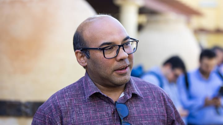 Nov 8, 2023; Scottsdale, AZ, USA; San Francisco Giants president of baseball operations Farhan Zaidi speaks to the media during the MLB General Manager's Meetings at Omni Scottsdale Resort & Spa. Mandatory Credit: Mark J. Rebilas-Imagn Images Nov 8, 2023; Scottsdale, AZ, USA; San Francisco Giants president of baseball operations Farhan Zaidi speaks to the media during the MLB General Manager's Meetings at Omni Scottsdale Resort & Spa. Mandatory Credit: Mark J. Rebilas-Imagn Images