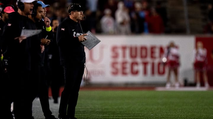 Cincinnati Bearcats head coach Scott Satterfield looks on in the first quarter of the NCAA football