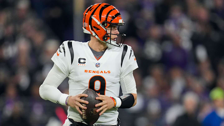 Cincinnati Bengals quarterback Joe Burrow (9) drops back in the pocket in the first quarter of the