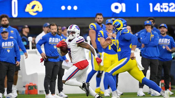 Oct 12, 2026; Inglewood, California, USA; Buffalo Bills running back Ray Davis (7) returns a kickoff as Los Angeles Rams punter Ethan Evans (42) defends during the first quarter at SoFi Stadium. Mandatory Credit: Jayne Kamin-Oncea-Imagn Images Oct 12, 2026; Inglewood, California, USA; Buffalo Bills running back Ray Davis (7) returns a kickoff as Los Angeles Rams punter Ethan Evans (42) defends during the first quarter at SoFi Stadium. Mandatory Credit: Jayne Kamin-Oncea-Imagn Images