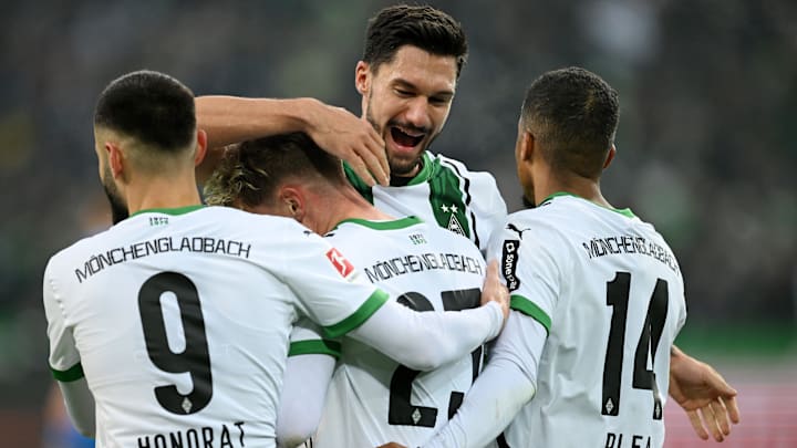 Borussia Mönchengladbach v Holstein Kiel