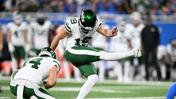 Sep 27, 2026; Detroit, Michigan, USA; New York Jets kicker Jason Sanders (19) kicks a field goal against the Detroit Lions during the third quarter at Ford Field. Mandatory Credit: Lon Horwedel-Imagn Images Sep 27, 2026; Detroit, Michigan, USA; New York Jets kicker Jason Sanders (19) kicks a field goal against the Detroit Lions during the third quarter at Ford Field. Mandatory Credit: Lon Horwedel-Imagn Images