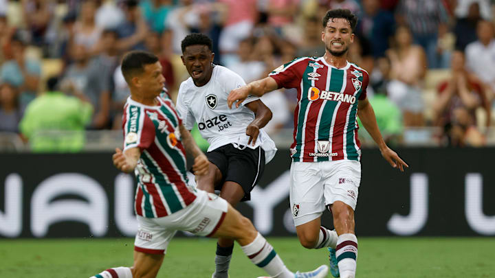 Jeffinho foi um dos personagens da partida no Maracanã