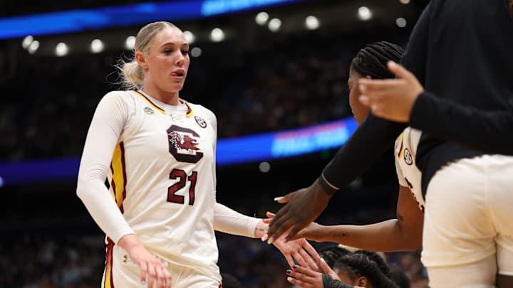 South Carolina Gamecocks forward Chloe Kitts (21)