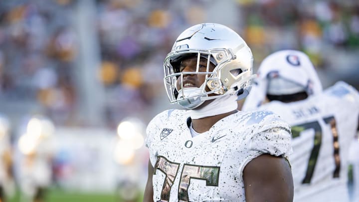 Oregon Ducks offensive lineman Josh Conerly Jr. against the Arizona State Sun Devils at Mountain America Stadium.