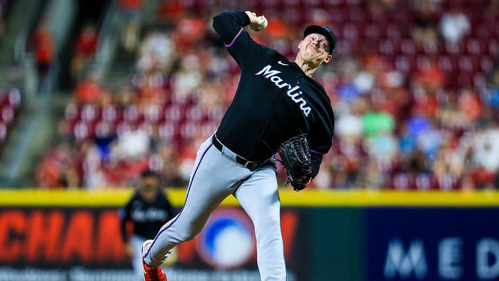 Aug 15, 2026; Cincinnati, Ohio, USA; Miami Marlins relief pitcher Pete Fairbanks (29) pitches against the Cincinnati Reds in the ninth inning at Great American Ball Park. Mandatory Credit: Katie Stratman-Imagn Images Aug 15, 2026; Cincinnati, Ohio, USA; Miami Marlins relief pitcher Pete Fairbanks (29) pitches against the Cincinnati Reds in the ninth inning at Great American Ball Park. Mandatory Credit: Katie Stratman-Imagn Images