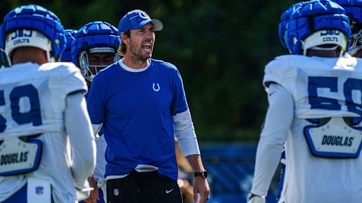 Indianapolis Colts head coach Shane Steichen gathers his team Monday, July 31, 2023, during training