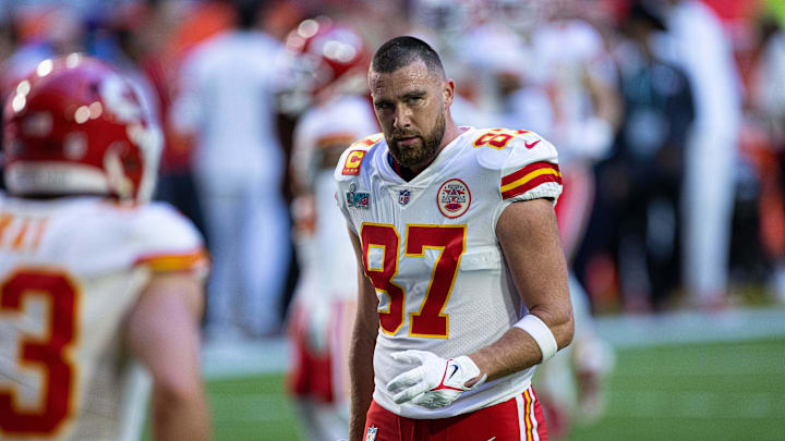 Feb 12, 2023; Glendale, Arizona, US; Kansas City Chiefs tight end Travis Kelce (87) before action against the Philadelphia Eagles at Super Bowl LVII at State Farm Stadium. Mandatory Credit: Bill Streicher-Imagn Images