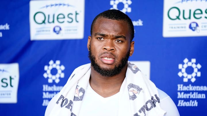 New York Giants offensive tackle Evan Neal New York Giants offensive tackle Evan Neal