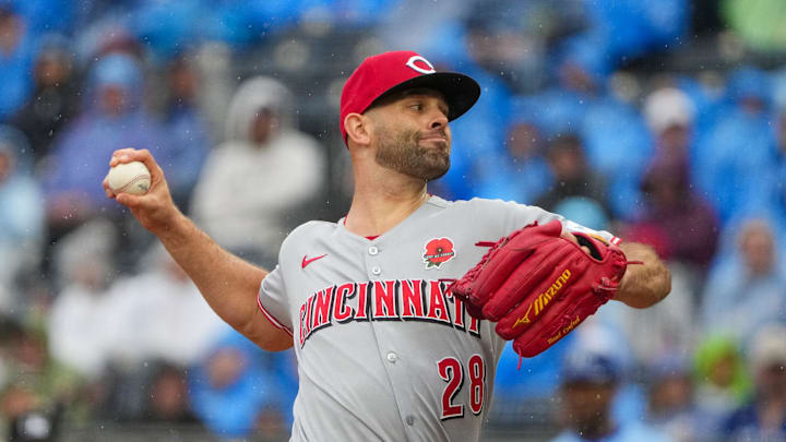 May 26, 2025; Kansas City, Missouri, USA; Cincinnati Reds starting pitcher Nick Martinez (28) delivers a pitch against the Kansas City Royals in the first inning at Kauffman Stadium. Mandatory Credit: Denny Medley-Imagn Images May 26, 2025; Kansas City, Missouri, USA; Cincinnati Reds starting pitcher Nick Martinez (28) delivers a pitch against the Kansas City Royals in the first inning at Kauffman Stadium. Mandatory Credit: Denny Medley-Imagn Images
