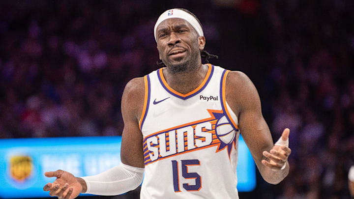 Nov 26, 2025; Sacramento, California, USA; Phoenix Suns center Mark Williams (15) reacts to a call during the fourth quarter of the game against the Sacramento Kings at Golden 1 Center. Mandatory Credit: Ed Szczepanski-Imagn Images Nov 26, 2025; Sacramento, California, USA; Phoenix Suns center Mark Williams (15) reacts to a call during the fourth quarter of the game against the Sacramento Kings at Golden 1 Center. Mandatory Credit: Ed Szczepanski-Imagn Images